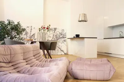 Ein Sitzbereich in der Unterkunft Oskar Kokoschka - City Apartment Downtown Vienna