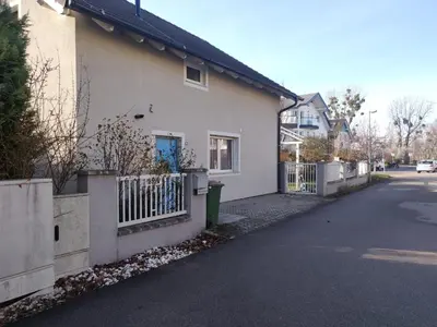 Das Gebäude in dem sich die Ferienwohnung befindet