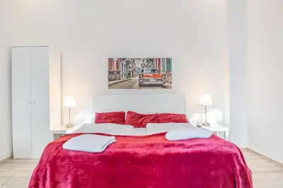 Ein Bett oder Betten in einem Zimmer der Unterkunft Affordable Apartment 6 Minutes from Lugner City Sleeps 3