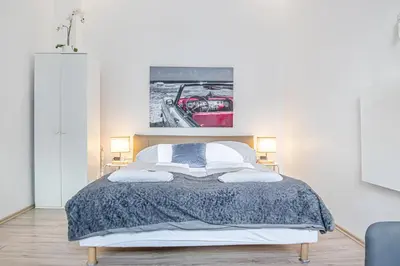 Ein Bett oder Betten in einem Zimmer der Unterkunft Brilliant 1BR Apt - Perfect for short & Longstays