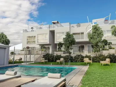 Der Swimmingpool an oder in der Nähe von Balcony/pool/free parking garage Studio