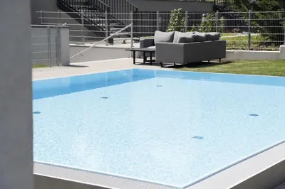 Der Swimmingpool an oder in der Nähe von Balcony/pool/free parking garage Studio