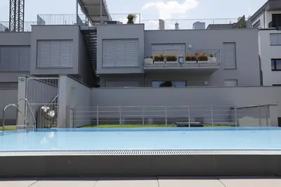 Der Swimmingpool an oder in der Nähe von Balcony/pool/free parking garage Studio