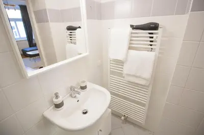 Ein Badezimmer in der Unterkunft Cozy 2 ROOM APARTMENT - Enjoy autumn in Vienna