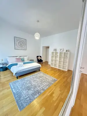 Grundriss der Unterkunft Charming Flat & Balcony near Central Station l BG5