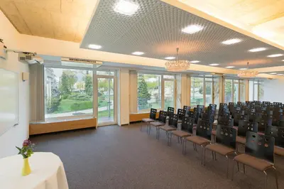Der Geschäftsbereich oder Konferenzraum in der Unterkunft At the Park Hotel