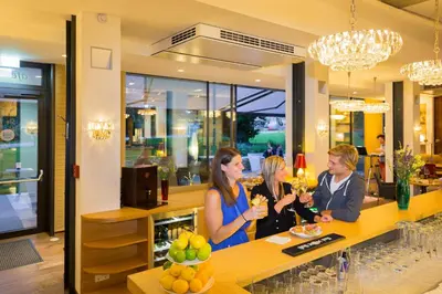 Gäste, die in der Unterkunft At the Park Hotel übernachten