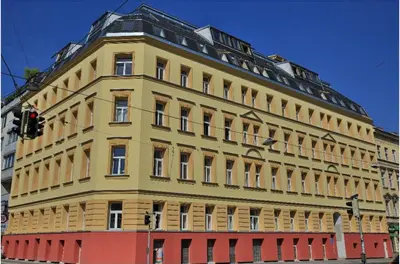 Das Gebäude in dem sich die Ferienwohnung befindet
