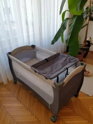Ein Bett oder Betten in einem Zimmer der Unterkunft Sunny and spacious apartment near city centre