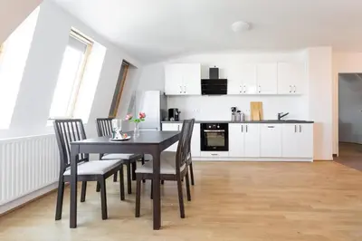Küche/Küchenzeile in der Unterkunft Skyline Penthouse l LF44