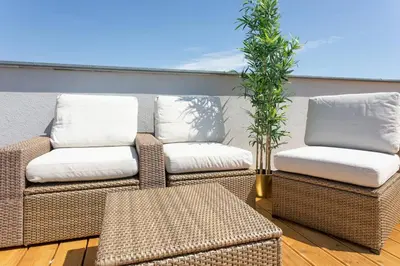 Ein Sitzbereich in der Unterkunft Skyline Penthouse l LF44
