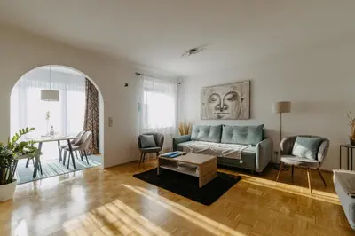 Ein Sitzbereich in der Unterkunft Große Ferienwohnung Burgenland