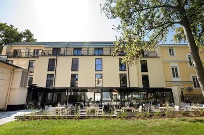 Das Gebäude in dem sich das Hotel befindet