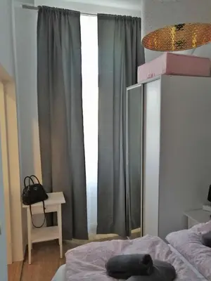 Ein Bett oder Betten in einem Zimmer der Unterkunft Apartments near Yppenplatz & Brunnenmarkt