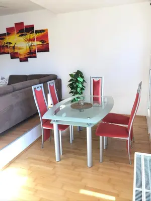 Ein Sitzbereich in der Unterkunft Bright apartment with a free parking garage @ Wienerberg