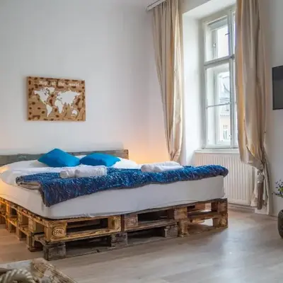 Elegant 1BR Apartment 3 Min from Rennweg Station