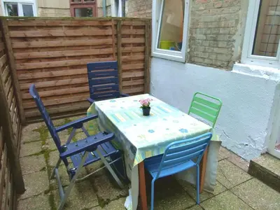 Ein Patio oder anderer Außenbereich in der Unterkunft RoooMS by JR City Apartments