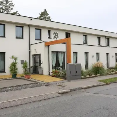 23-hotel