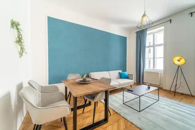 Ein Sitzbereich in der Unterkunft josef's home I Urban Classic Apartment I 03