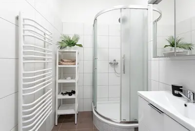 Ein Badezimmer in der Unterkunft Mitten in der Stadt l LF22