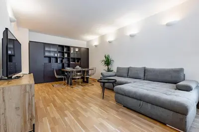Ein Sitzbereich in der Unterkunft Charming Apartment with Balcony, Close to Stephansdom Cathedral