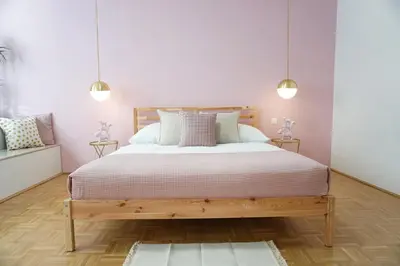 Ein Bett oder Betten in einem Zimmer der Unterkunft Vibrant Design Apartments - Full Kitchen - Wi-Fi - 18 Mins to City Centre
