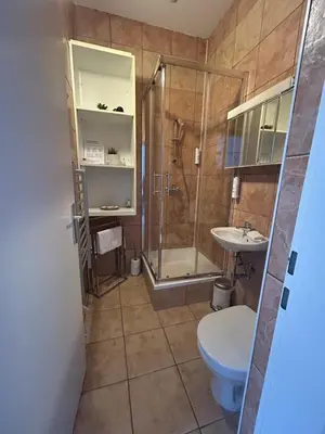 Ein Badezimmer in der Unterkunft Rover Apartment