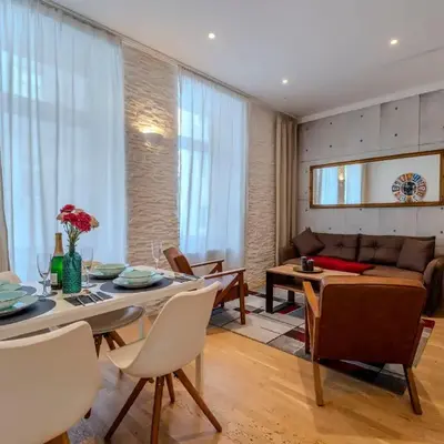 Bright Apartment Mariahilf