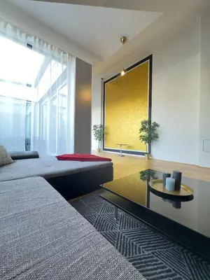 Ein Bett oder Betten in einem Zimmer der Unterkunft 3BR Apartment with Balcony near Naschmarkt City Center