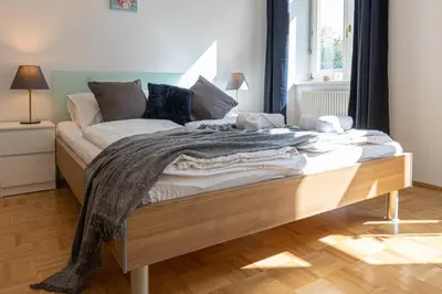 Ein Bett oder Betten in einem Zimmer der Unterkunft Yeshello Elegant Apartment near Central Vienna