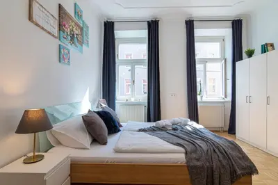 Ein Bett oder Betten in einem Zimmer der Unterkunft Yeshello Elegant Apartment near Central Vienna