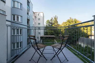Ein Balkon oder eine Terrasse in der Unterkunft Caring Family Apartment Close To The Center