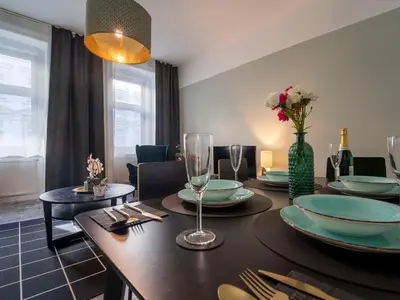 Ein Sitzbereich in der Unterkunft Stylish Apartment for 6 near Vienna International Centre Metro U1