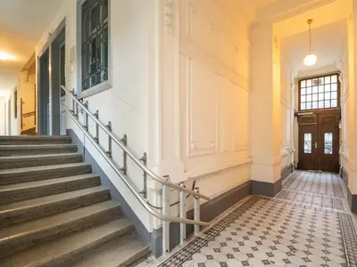 Grundriss der Unterkunft Modern Attic Apartment with Air conditioning near City Center