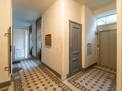 Grundriss der Unterkunft Rooftop Apartment for 6, Air Conditioning, Rooftop Terrace, by Metro