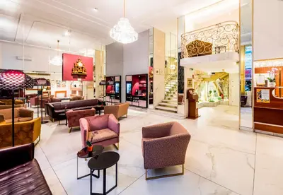 Ein Sitzbereich in der Unterkunft Hotel City Central