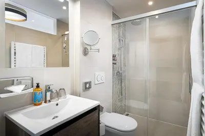 Ein Badezimmer in der Unterkunft elaya hotel vienna city center, Trademark by Wyndham