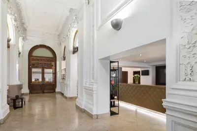 Ein Sitzbereich in der Unterkunft Hotel Rathauspark Wien - Handwritten Collection