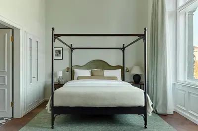 Ein Bett oder Betten in einem Zimmer der Unterkunft Miiro Palais Rudolf NEW OPENING