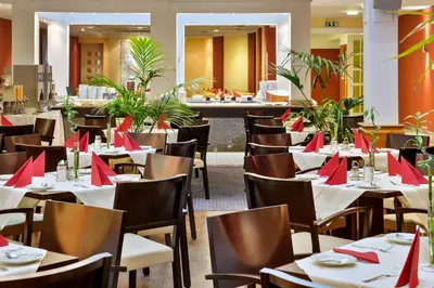 Ein Restaurant oder anderes Speiselokal in der Unterkunft Austria Trend Hotel Ananas Wien