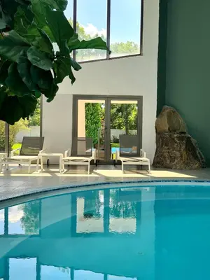 Der Swimmingpool an oder in der Nähe von Eventhotel Pyramide
