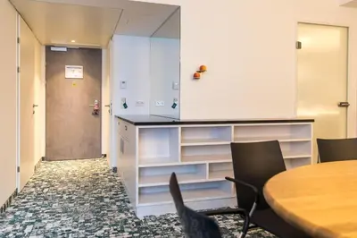 Ein Sitzbereich in der Unterkunft ARCOTEL Donauzentrum Wien