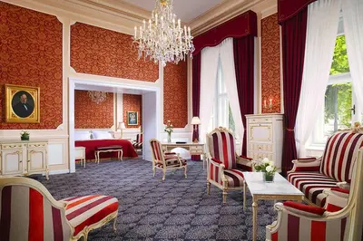 Ein Sitzbereich in der Unterkunft Hotel Imperial, a Luxury Collection Hotel, Vienna