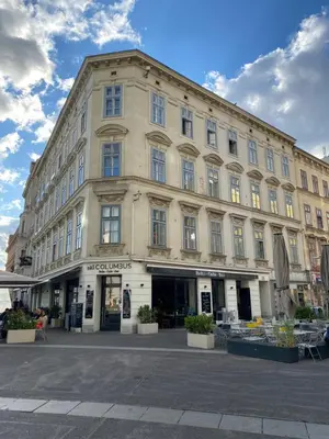 Das Gebäude in dem sich das Hotel befindet