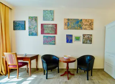 Ein Sitzbereich in der Unterkunft Altwienerhof Boutique Hotel