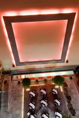 Ein Sitzbereich in der Unterkunft The Levante Parliament A Design Hotel