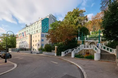 Das Gebäude in dem sich das Hotel befindet