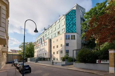 Das Gebäude in dem sich das Hotel befindet