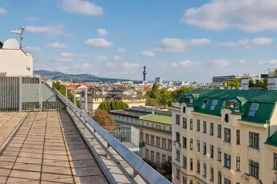 Ein allgemeiner Bergblick oder ein Berglick von des Hotels aus