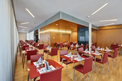 Ein Restaurant oder anderes Speiselokal in der Unterkunft Austria Trend Hotel Europa Wien